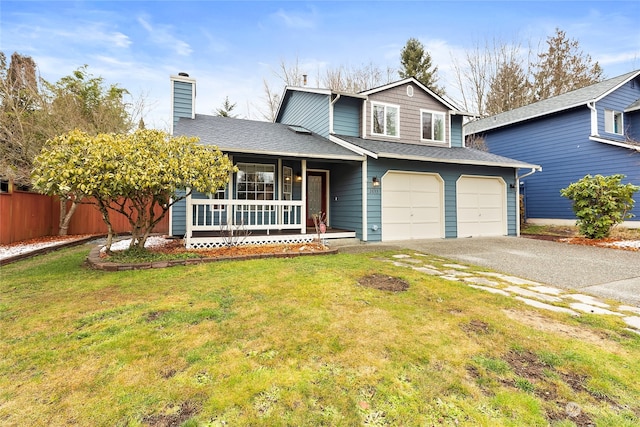 front facade featuring a front yard and covered porch