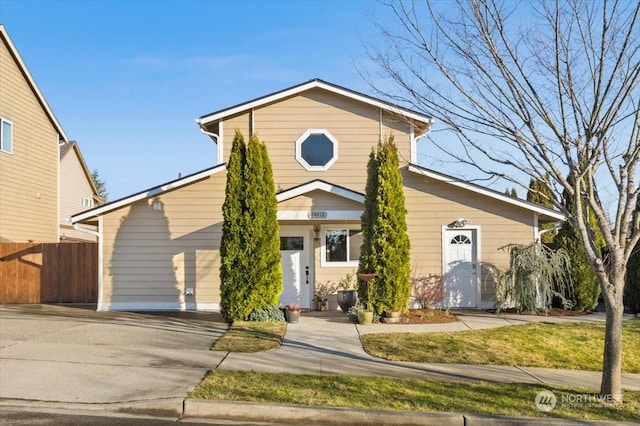 view of front of property