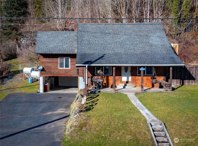 view of front of house with a front yard