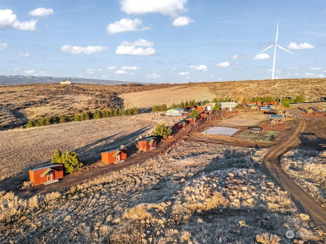 view of yard featuring a rural view