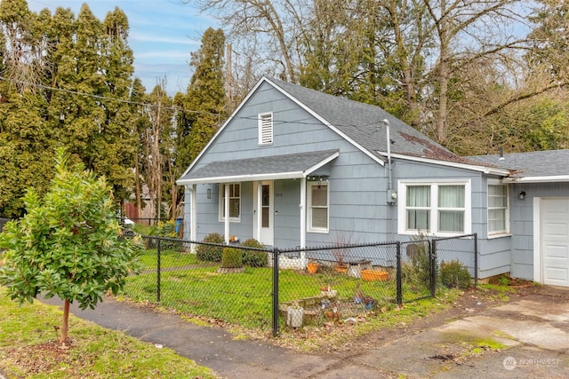 bungalow-style house featuring a front lawn