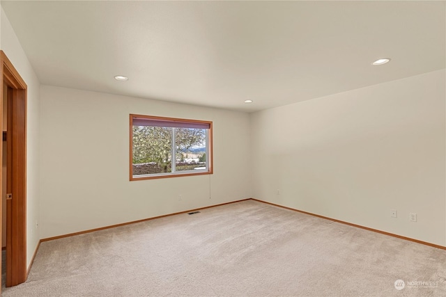 912 Bell Dr, Cosmopolis, WA 98537 - spare room with recessed lighting, light carpet, and baseboards