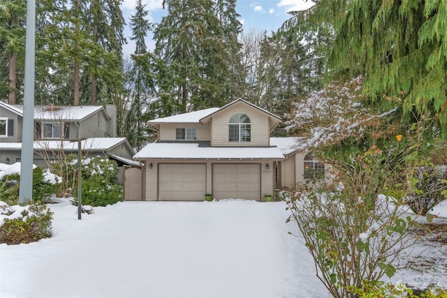 view of front property featuring a garage