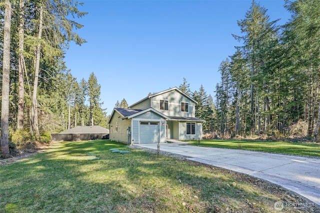 traditional-style house with driveway and a front lawn