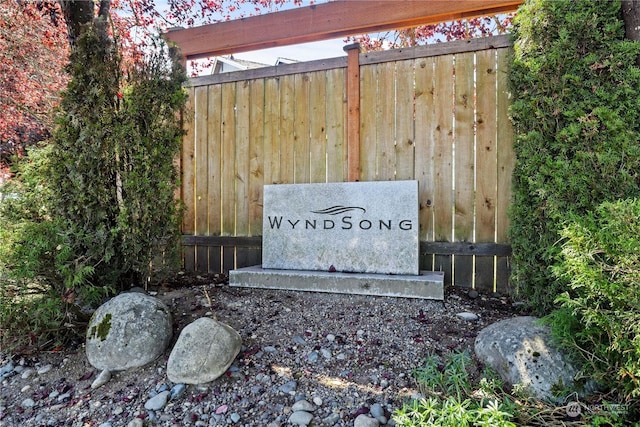 view of community / neighborhood sign