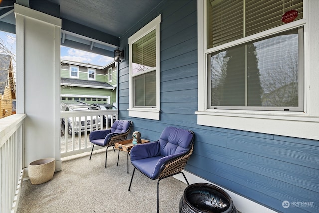 balcony featuring covered porch