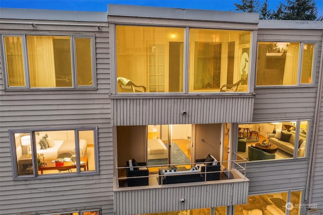 1600 43rd Ave E Unit 204, Seattle, WA 98112 - view of back of house