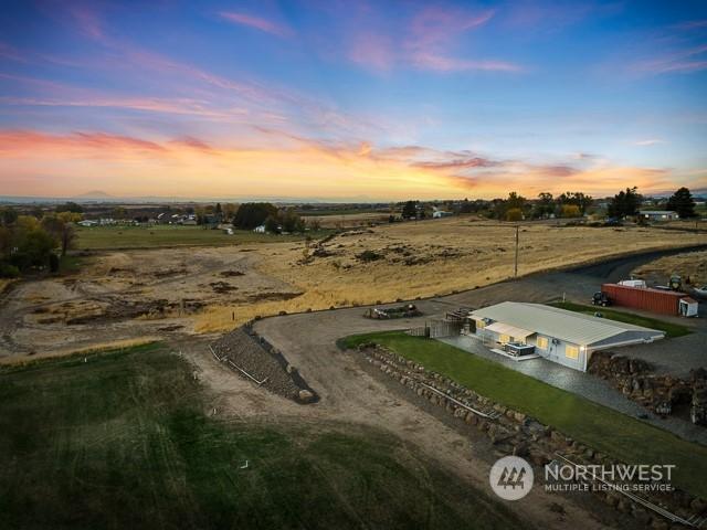 view of aerial view at dusk