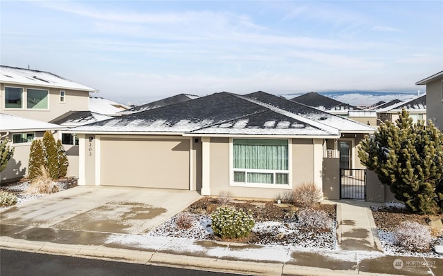 view of front facade featuring a garage