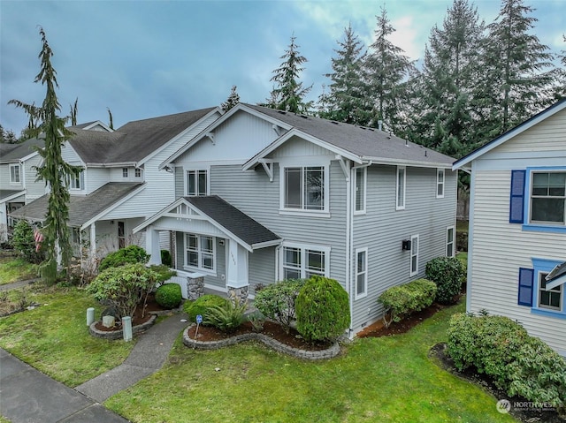 view of front of house featuring a front lawn