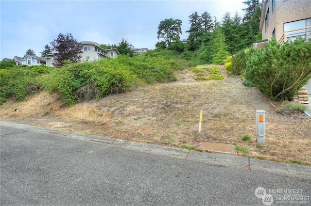 Listing photo 3 for 28XX 171st St, Burien WA 98166