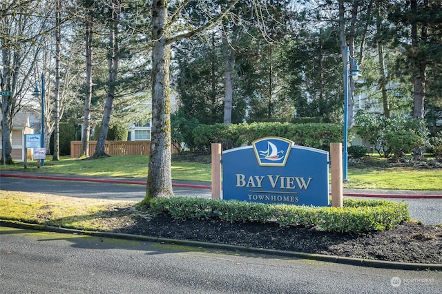 view of community / neighborhood sign