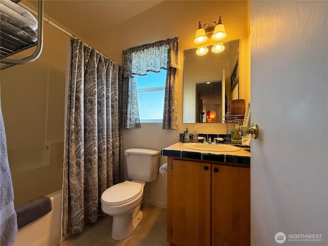 full bathroom featuring vanity, shower / bath combo with shower curtain, toilet, and baseboards