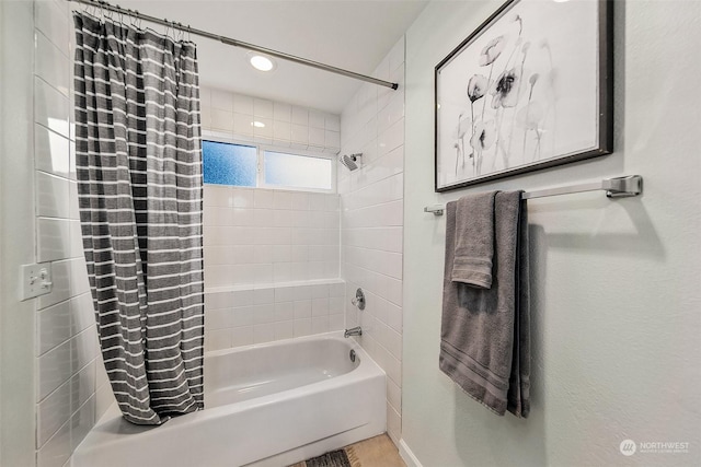 bathroom with shower / bath combo