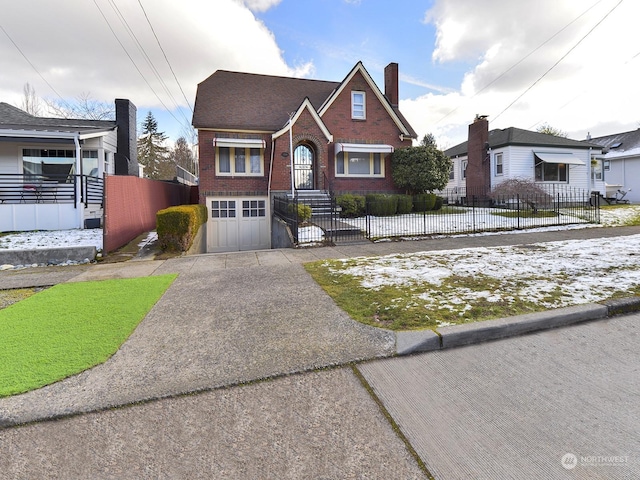 view of front of property featuring a garage