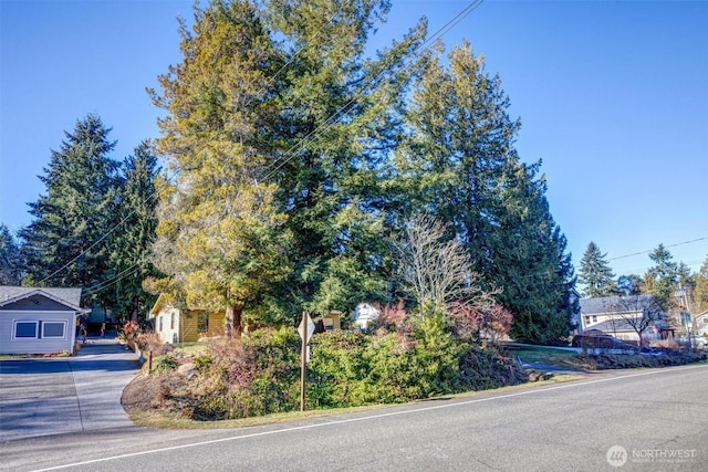 17017 10th Ave NE, Shoreline, WA 98155 - view of street featuring traffic signs