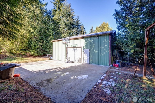 17017 10th Ave NE, Shoreline, WA 98155 - view of outdoor structure with an outbuilding