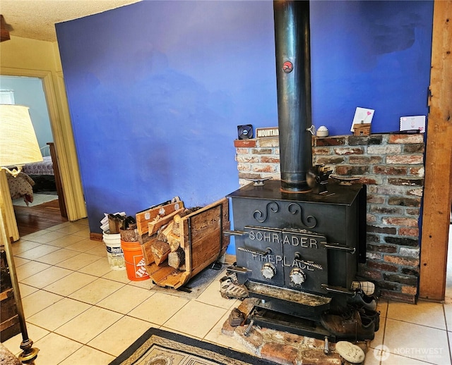 17017 10th Ave NE, Shoreline, WA 98155 - room details featuring a wood stove