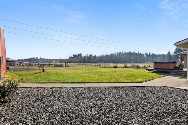 view of yard featuring a rural view