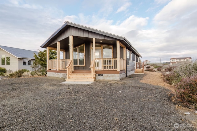 view of front of home with covered porch