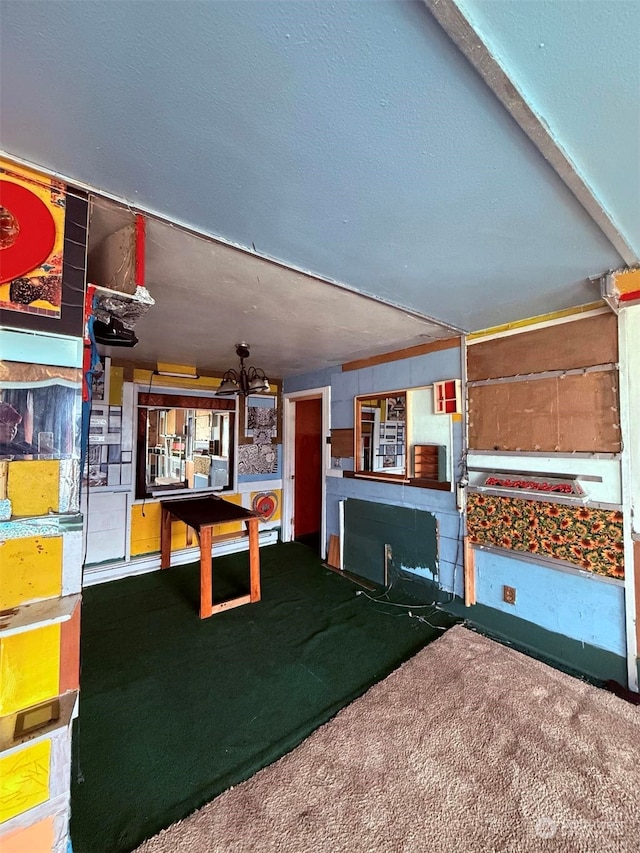 recreation room featuring carpet floors