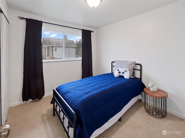 bedroom with carpet flooring