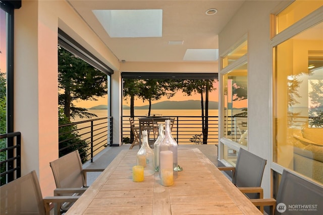 balcony with outdoor dining space