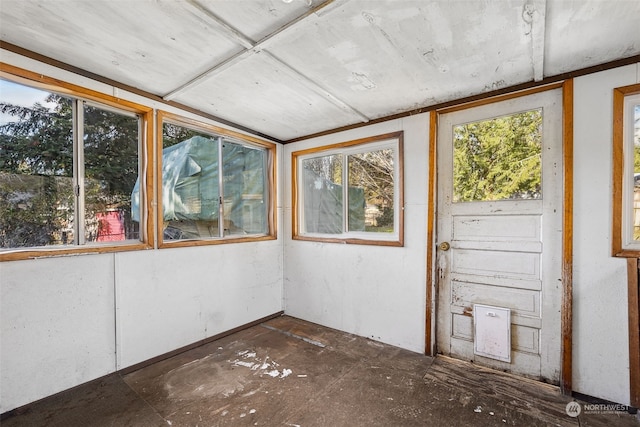 unfurnished sunroom with a healthy amount of sunlight