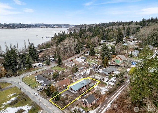 bird's eye view featuring a water view