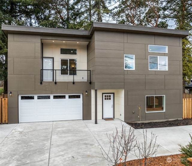 view of front facade with a garage