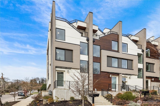 view of front of property with a residential view