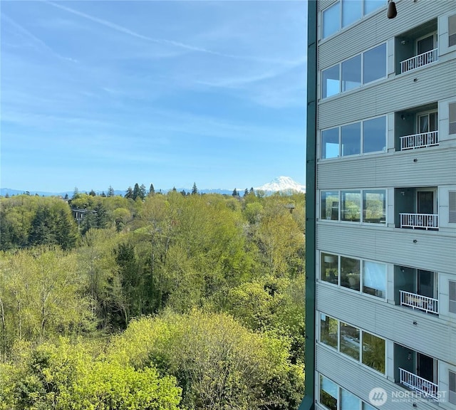 3201 Pacific Ave Unit 705, Tacoma, WA 98418 - exterior space featuring a mountain view