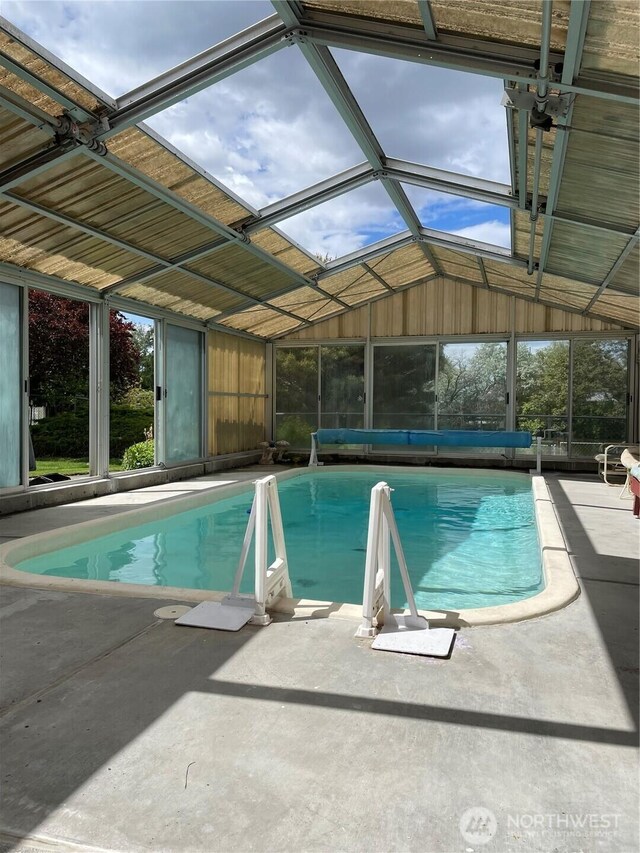 939 S Laguna Dr, Moses Lake, WA 98837 - view of pool with a covered pool and a patio area