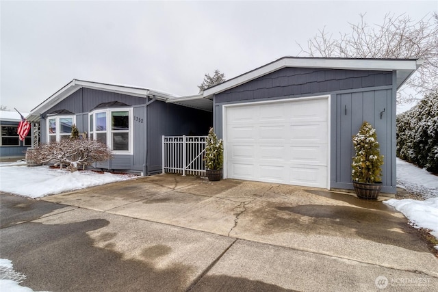 view of front facade with a garage