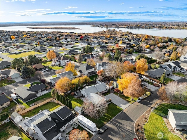 9447 Vernal Ave SE, Moses Lake, WA 98837 - drone / aerial view featuring a water view