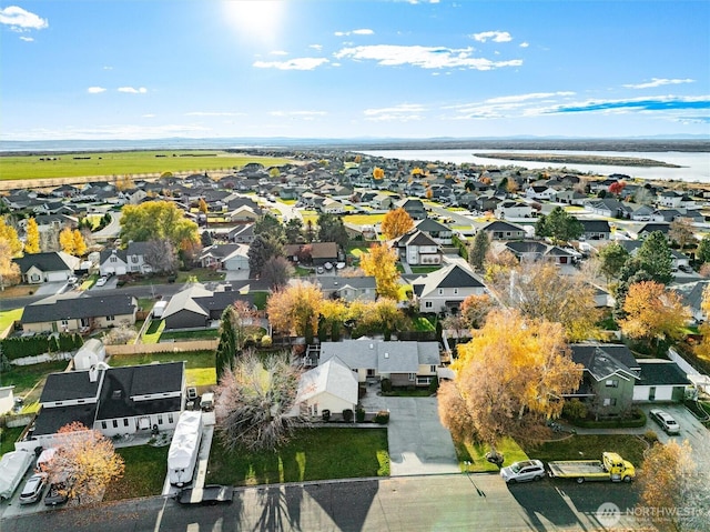9447 Vernal Ave SE, Moses Lake, WA 98837 - drone / aerial view with a water view