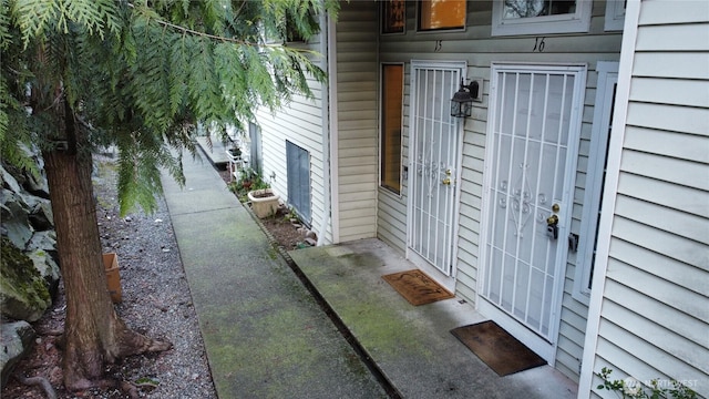 Listing photo 2 for 15625 42nd Ave S Unit 15, Tukwila WA 98188