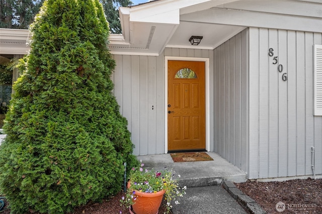 view of property entrance