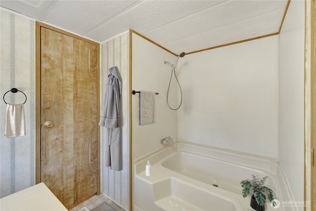 bathroom featuring a bathtub