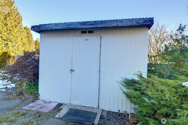 view of outbuilding