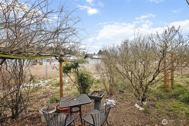 view of yard featuring a water view