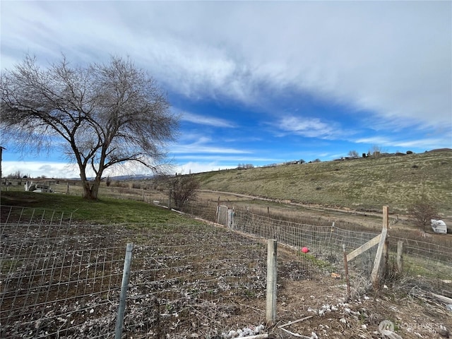 Listing photo 3 for 510W Canyon Rd, Yakima WA 98908