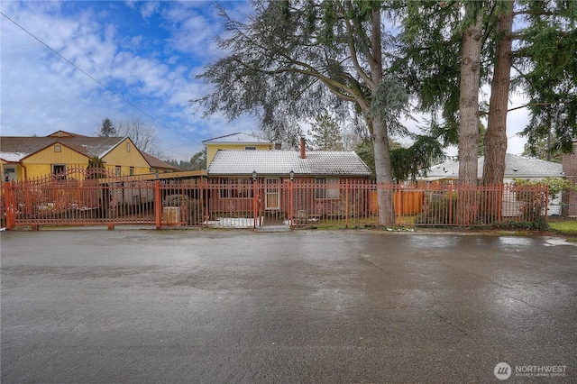 view of front of property