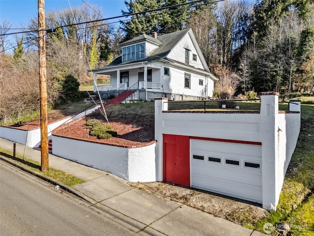 view of front facade featuring a garage