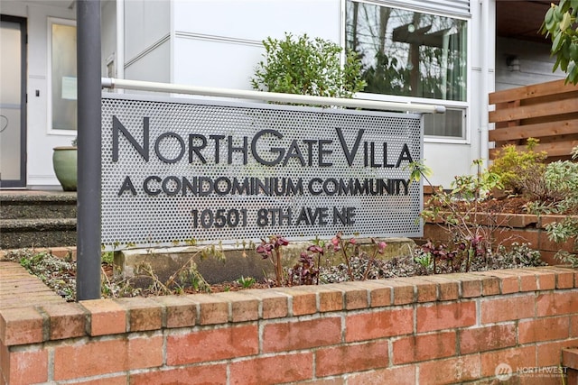 view of community / neighborhood sign