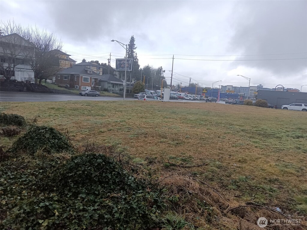 3213 Rucker Ave, Everett, WA 98201