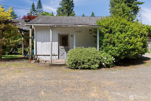 view of outbuilding