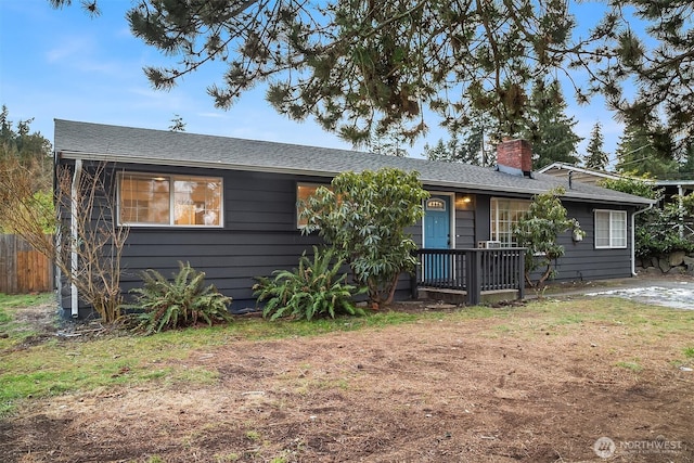 view of front of property featuring covered porch