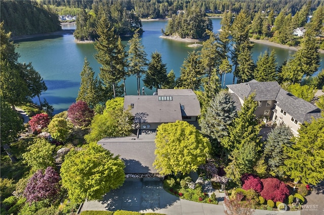 bird's eye view featuring a water view