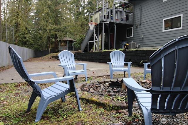 view of yard with a patio